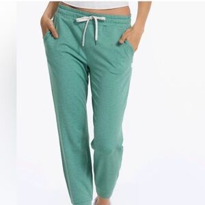 Women's Vuori Joggers - Size Medium